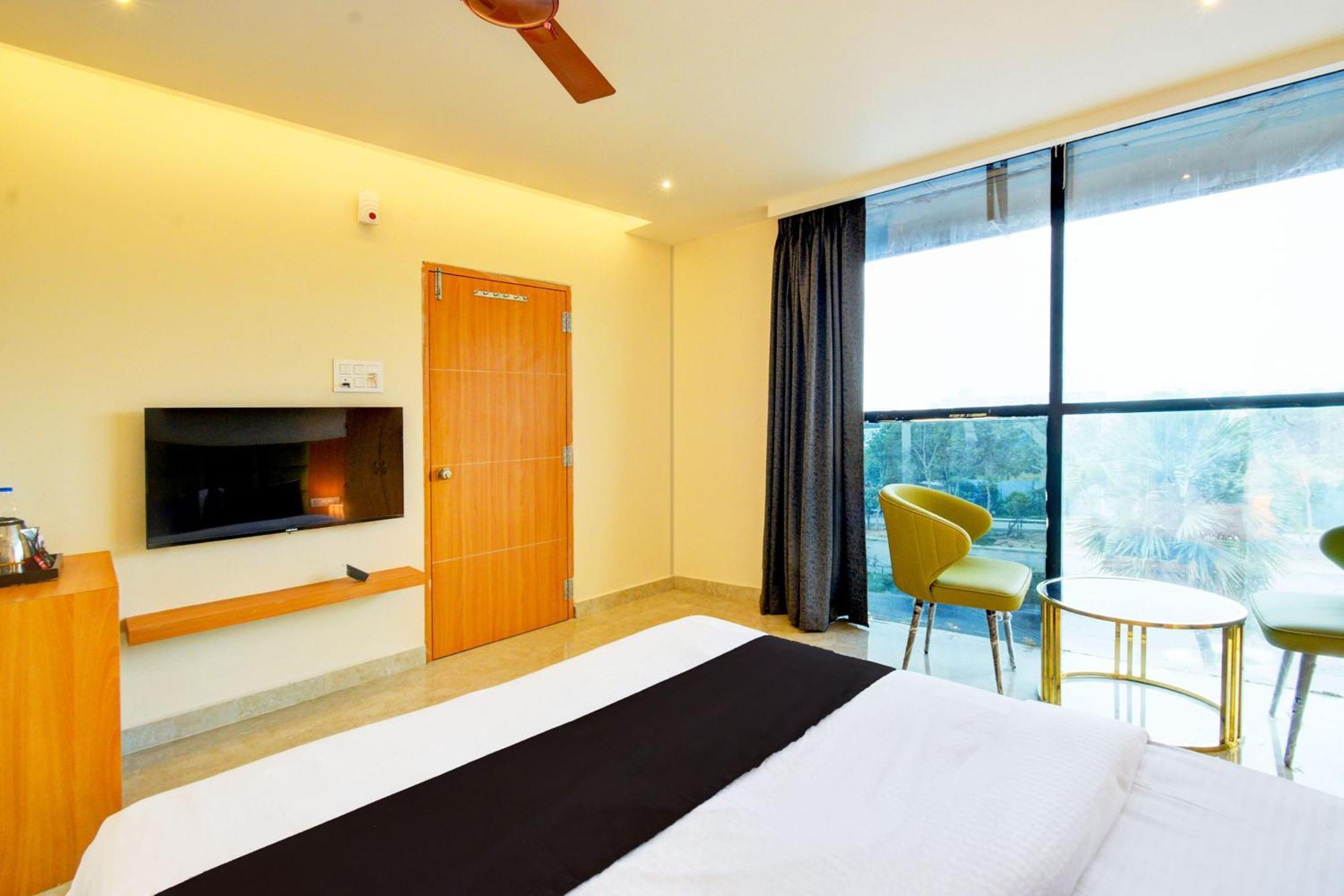 Hotel O Svs Suites Luxury Rooms Trimulgherry エクステリア 写真