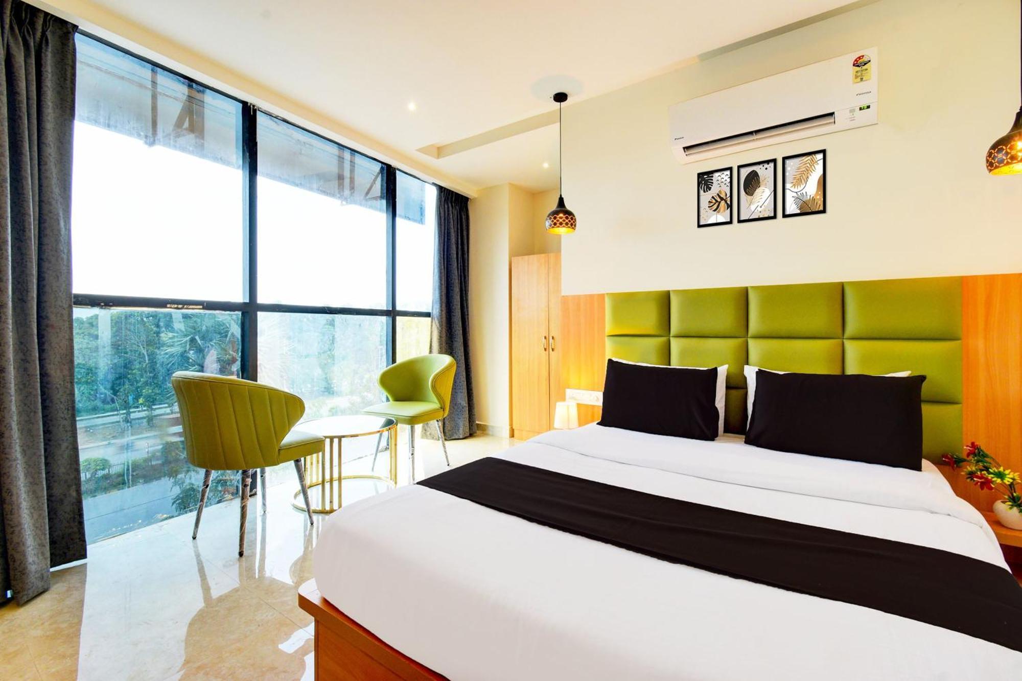 Hotel O Svs Suites Luxury Rooms Trimulgherry エクステリア 写真