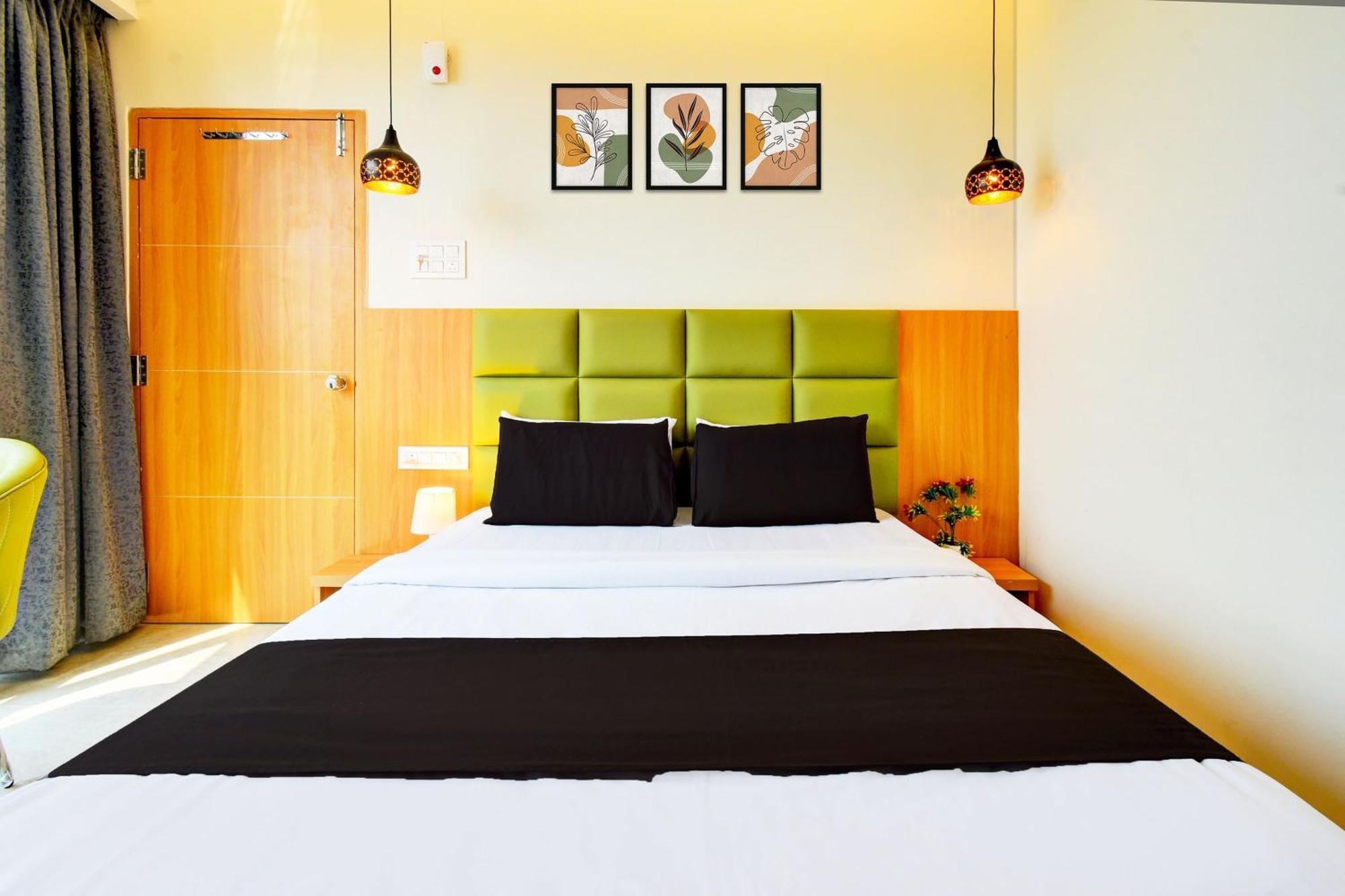 Hotel O Svs Suites Luxury Rooms Trimulgherry エクステリア 写真